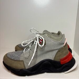 Sorel Women’s Kinetic RNEGD Caribou Boot, size 8.5